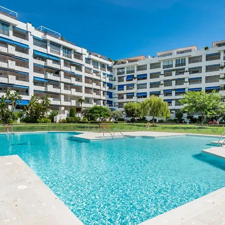 Terrazas De Banus, Location