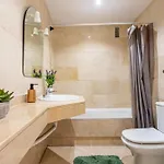 Terrazas De Banus, Location *