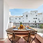 Terrazas De Banus, Location * Marbella