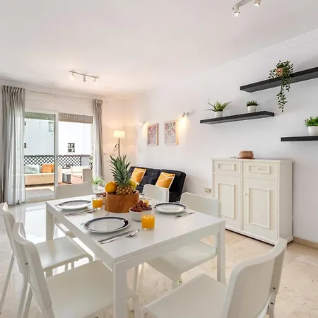 Terrazas De Banus, Location * Marbella