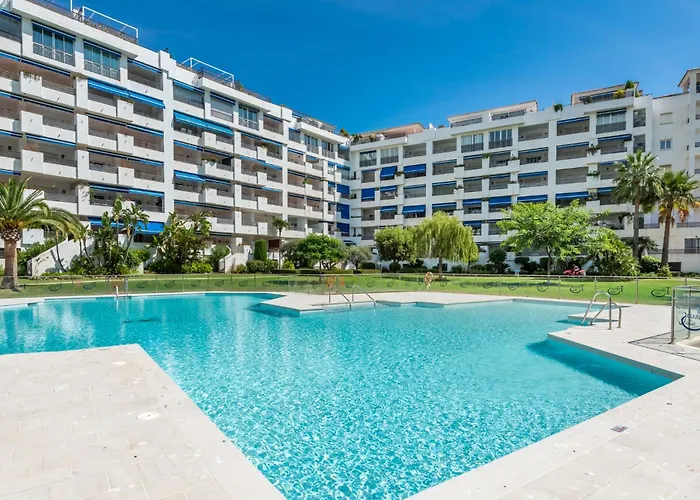 Terrazas De Banus, Location