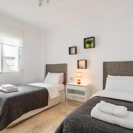 Terrazas De Banus, Location *