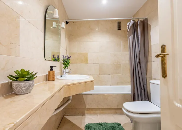 Terrazas De Banus, Location *