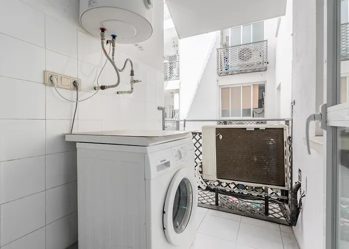 Terrazas De Banus, Location