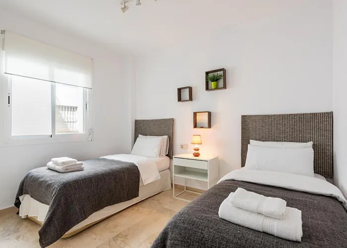 Terrazas De Banus, Location *